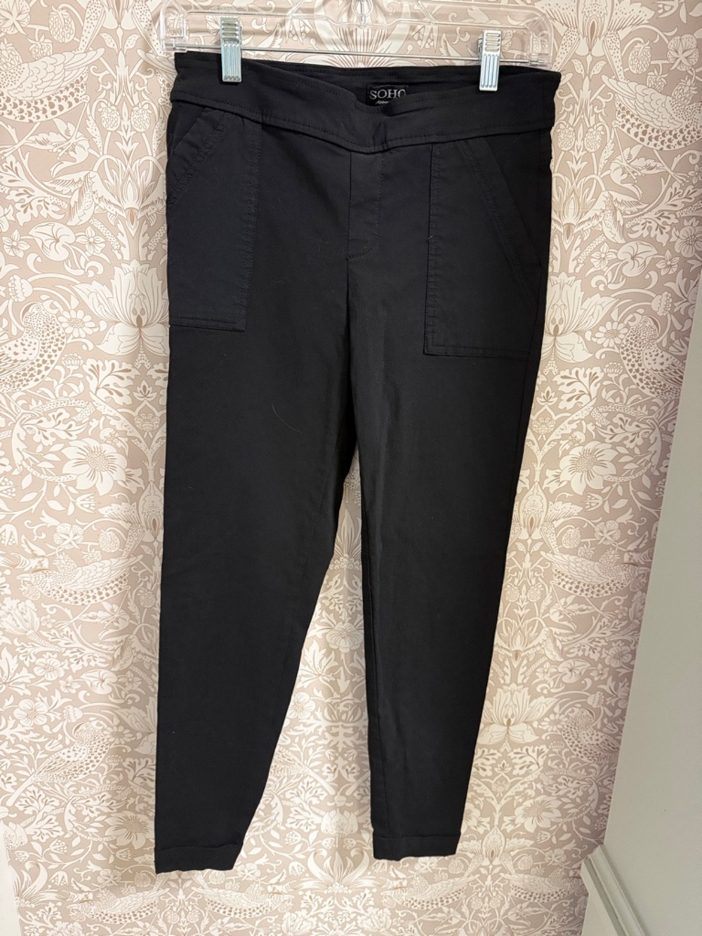 SOHO Black Pull-On Tapered Ankle Pants
